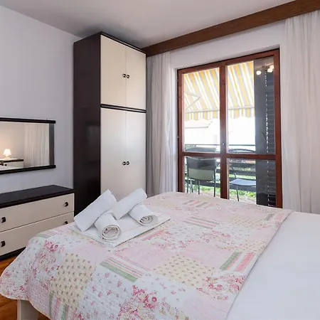 Apartment 5494a