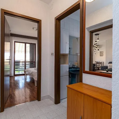 5494a Apartment *