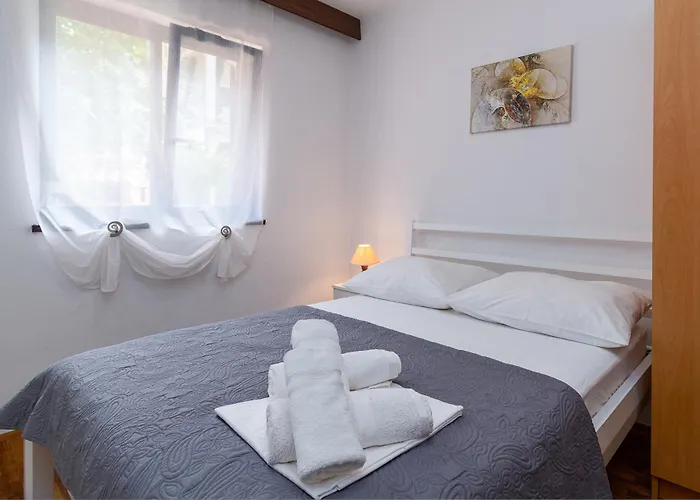 アパート 5494a ツリクヴェニツァ